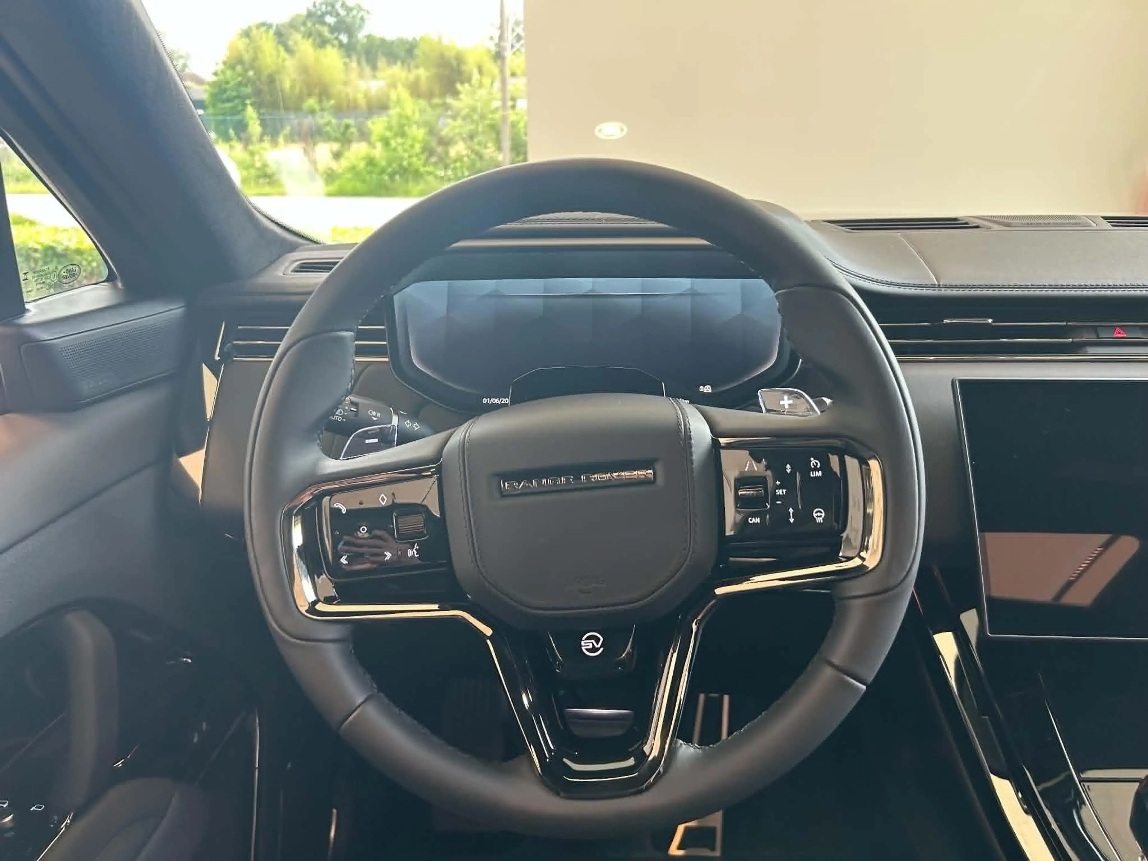Land Rover Range Rover Sport P635 SV — photo 9