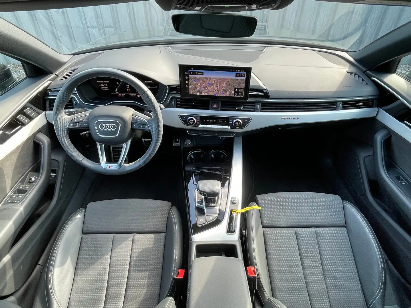 Audi A4 40 TDI quattro S line * 1. Besitz * Grau - 2