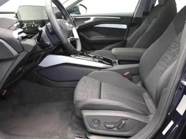Audi A6 view 14