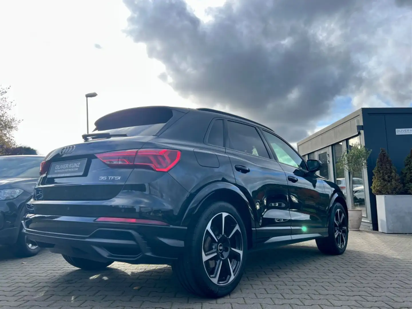Audi Q3 35 TFSI S line Pano virtual LED Quattro Schwarz - 2