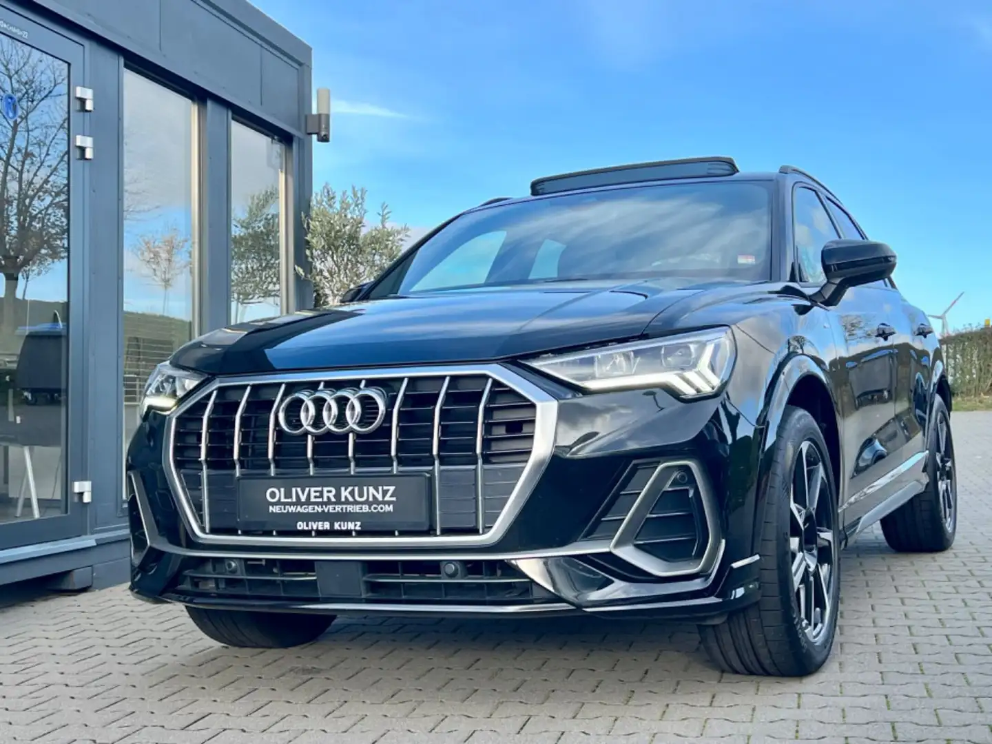 Audi Q3 35 TFSI S line Pano virtual LED Quattro Noir - 1