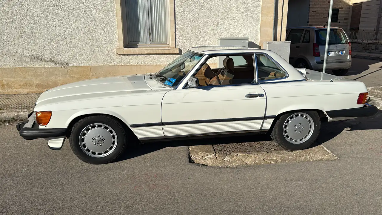Mercedes-Benz SL 560