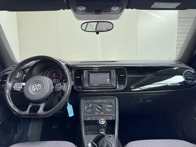 Volkswagen Beetle view 10