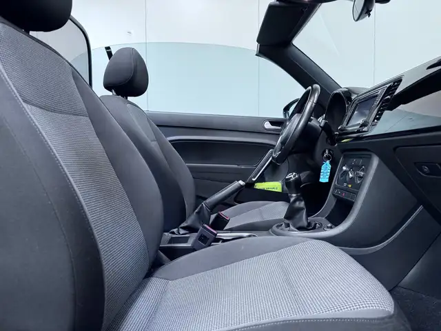 Volkswagen Beetle view 2
