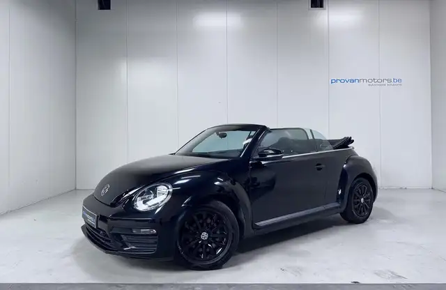 Volkswagen Beetle view 4