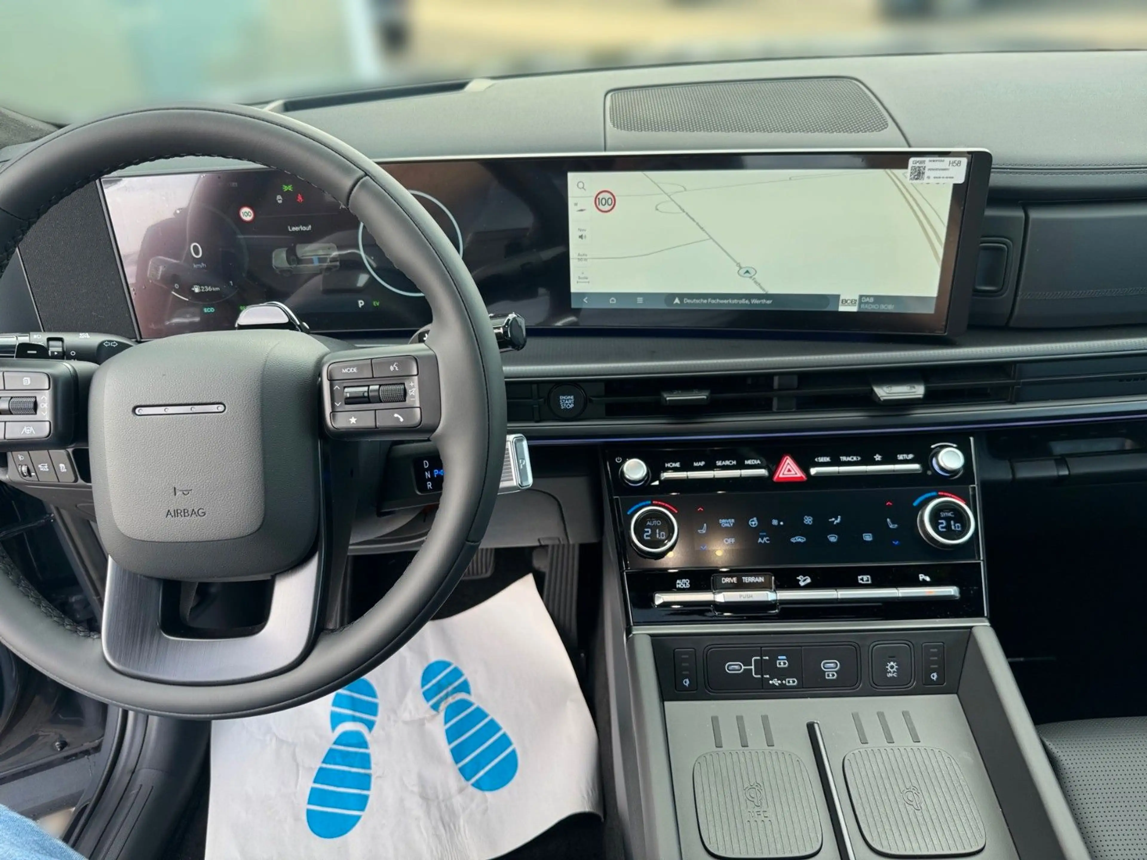 Hyundai SANTA FE 1.6 T HEV 4WD Blackline LED KAMERA — photo 10