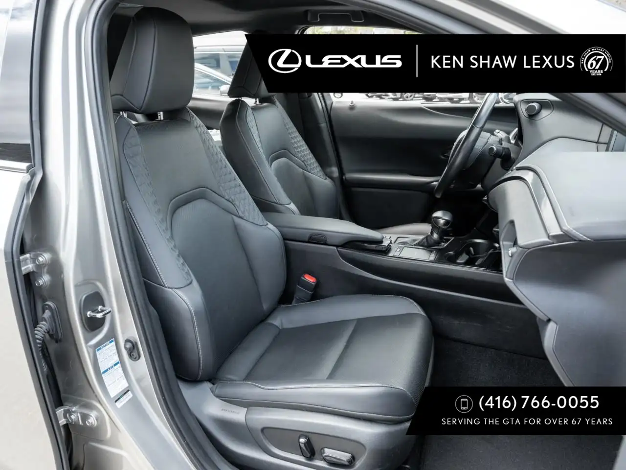 Lexus UX снимка Lexus UX