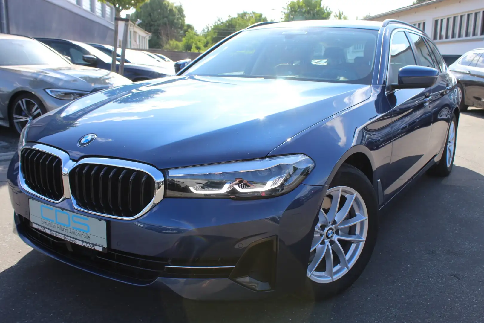 BMW 520 d xDrive Tour. +Standh.+HUD+H&K+AHK+Drive PRO+DAB+ Blauw - 2