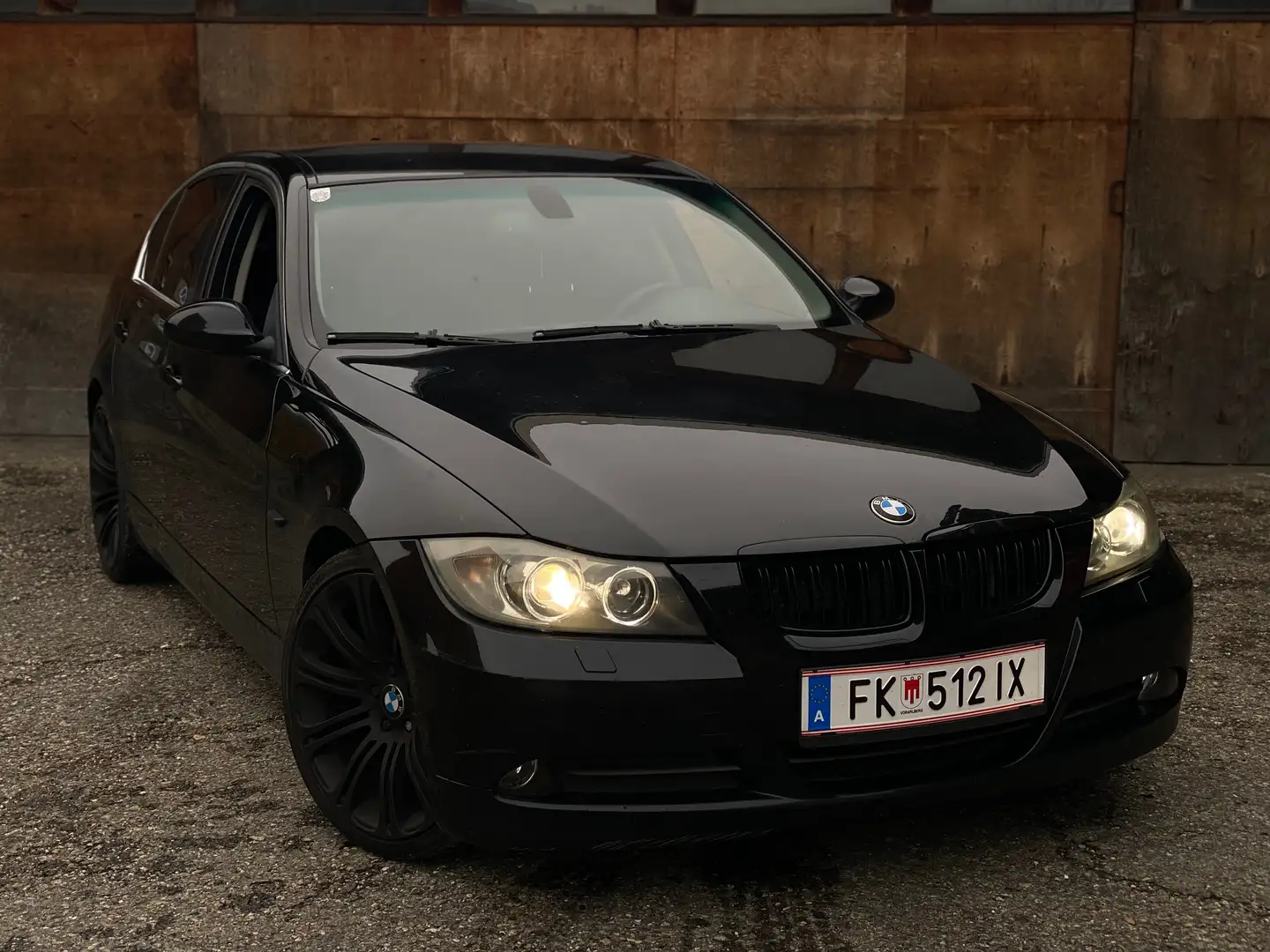 BMW 325 325d Schwarz - 1