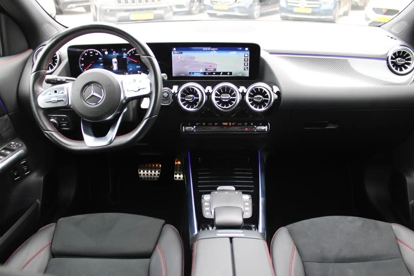 Mercedes-Benz GLA 250 250e AMG Line SFEER WIDESCREEN CARPLAY CAMERA KEY- Zwart - 2