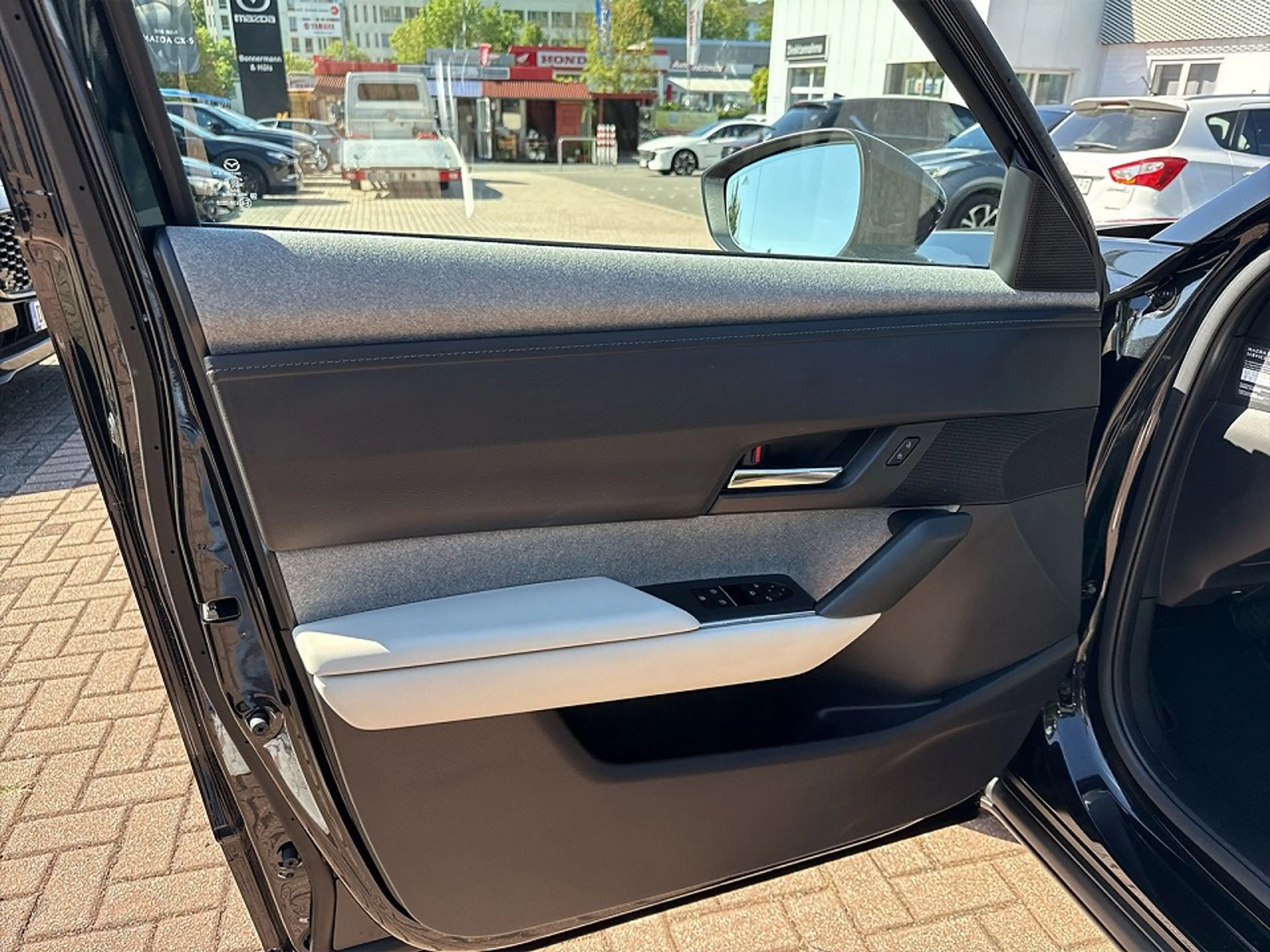 Mazda MX-30 EV EXCLUSIVE-LINE *Klimaautomatik* — photo 12