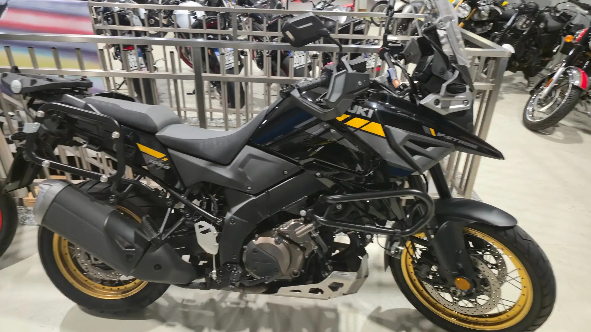 Suzuki V-Strom 1050 DL 1050 XT ABS Nero - 1