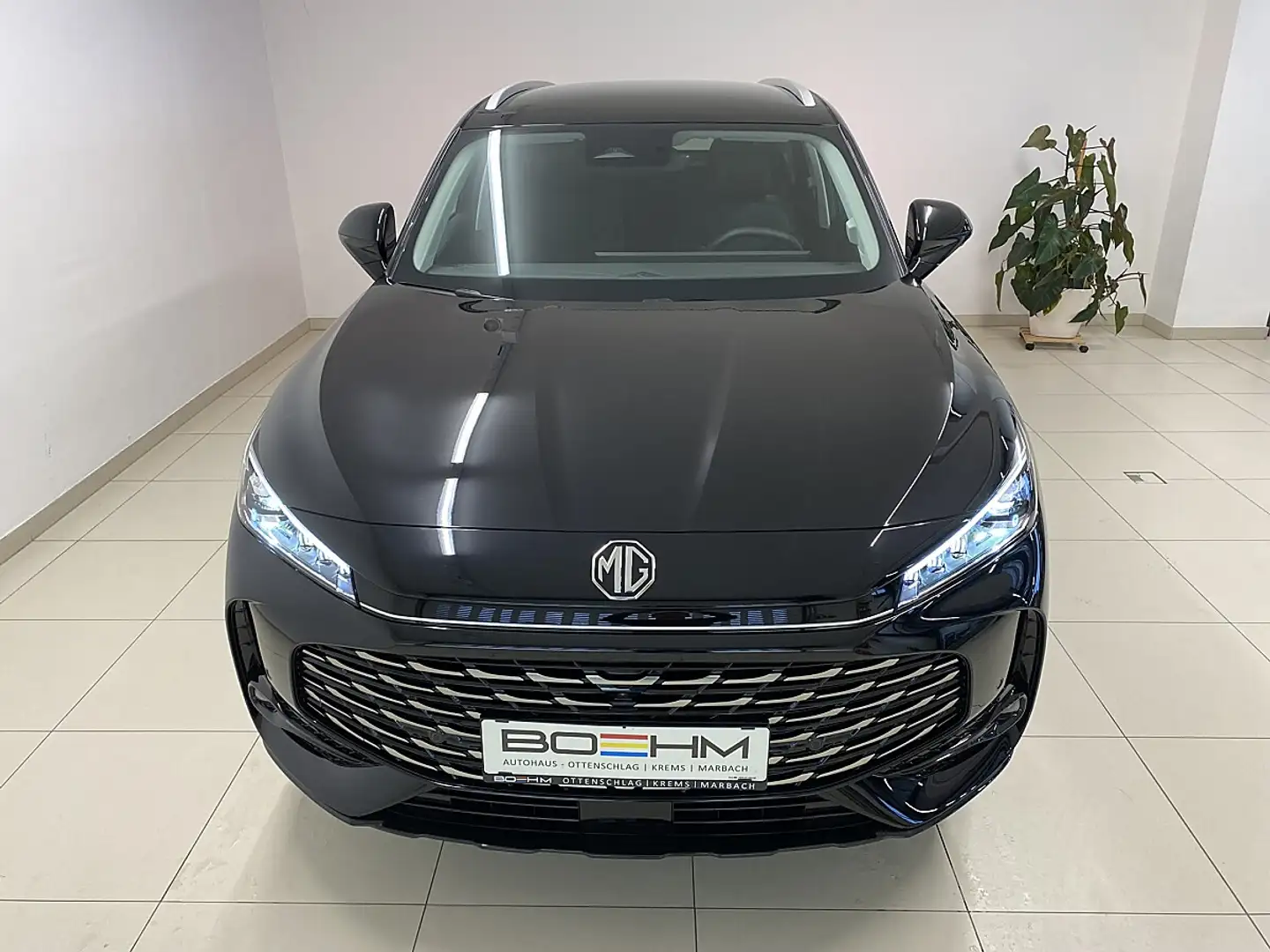 MG HS PHEV+ Luxury 21,4kWh Aut. Schwarz - 2