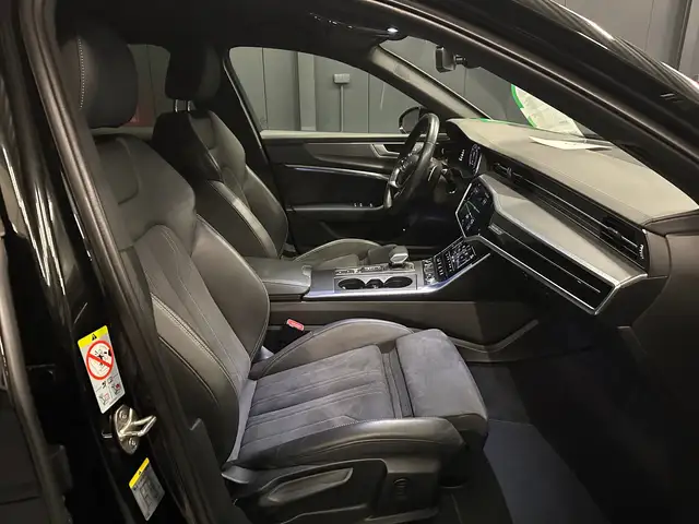 Audi A6 view 10