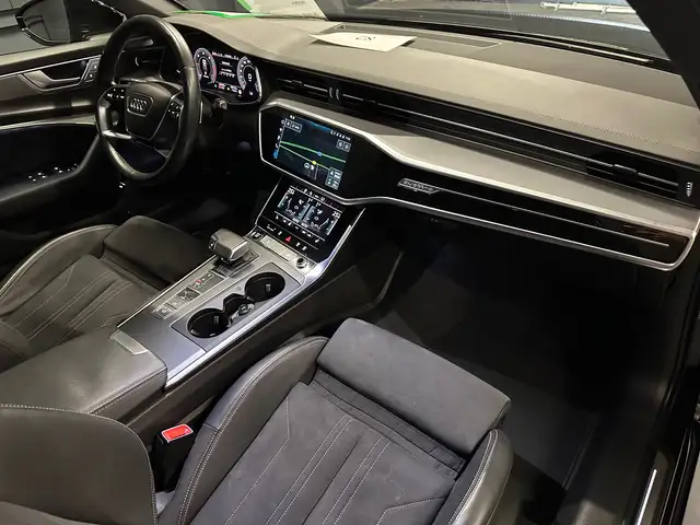 Audi A6 view 11