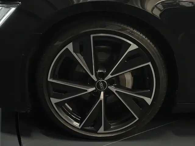 Audi A6 view 9