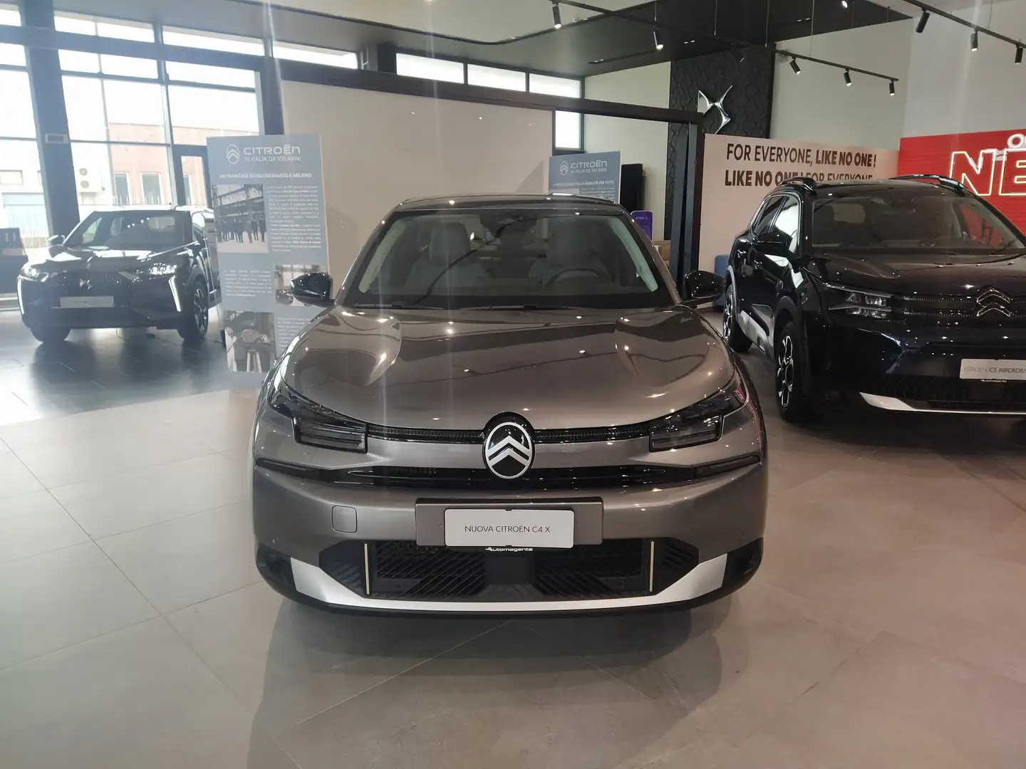 Citroen C4 X 1.2 Hybrid 145cv e-DCS6 MAX KM ZERO Grigio - 2