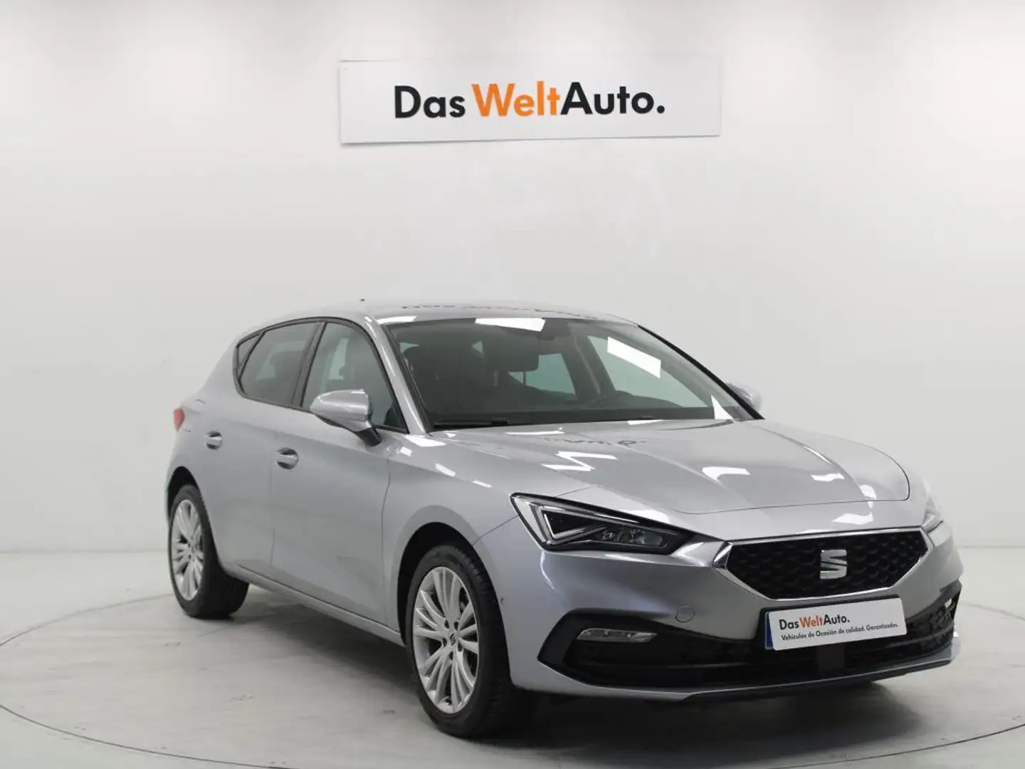 SEAT Leon 1.5 eTSI DSG-7 S&S Style Special Edition 150 Plateado - 1