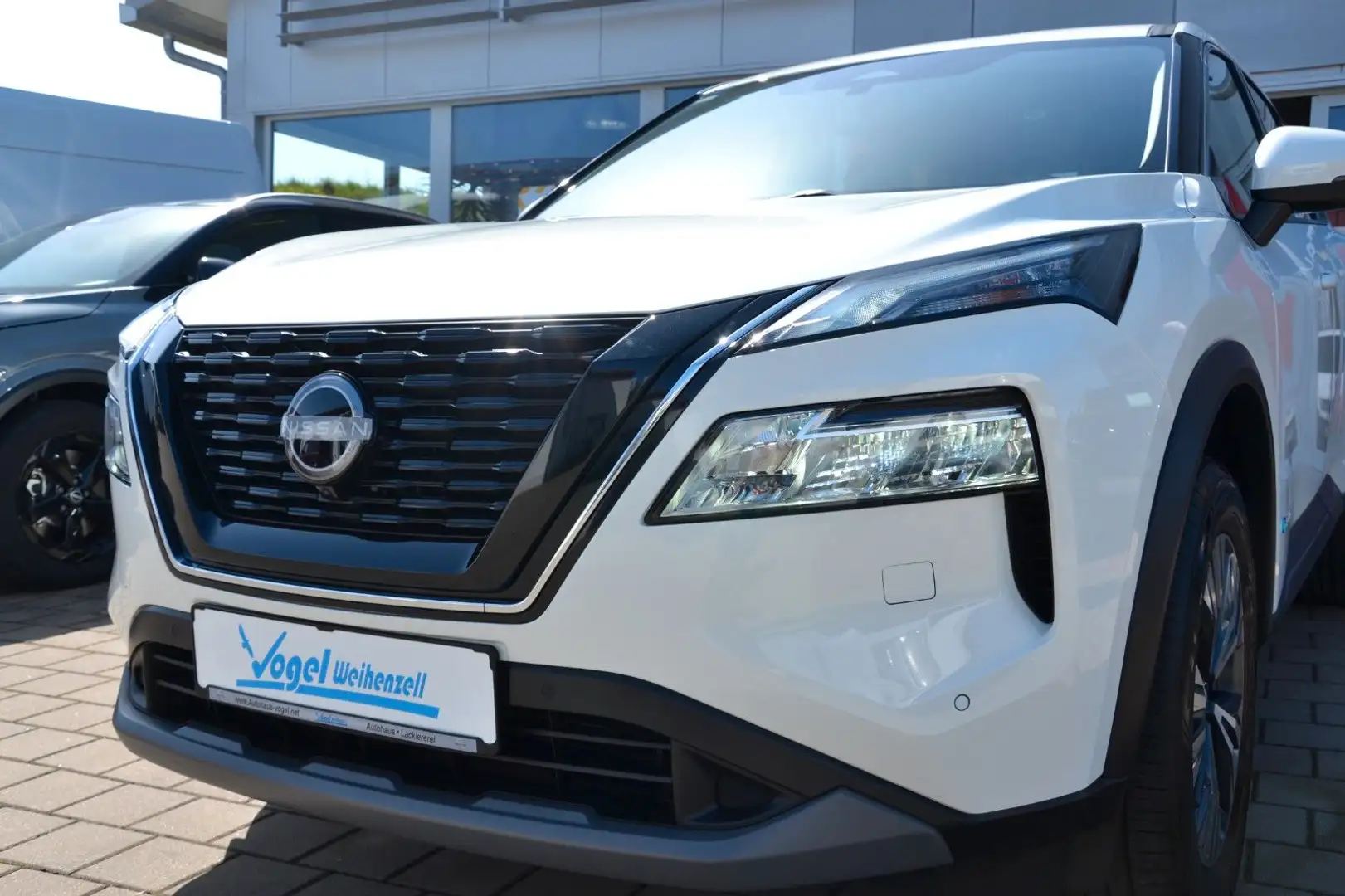 Nissan X-Trail 1.5 VC-T e-POWER e-4ORCE 4x4 Acenta (TZ) Weiß - 2
