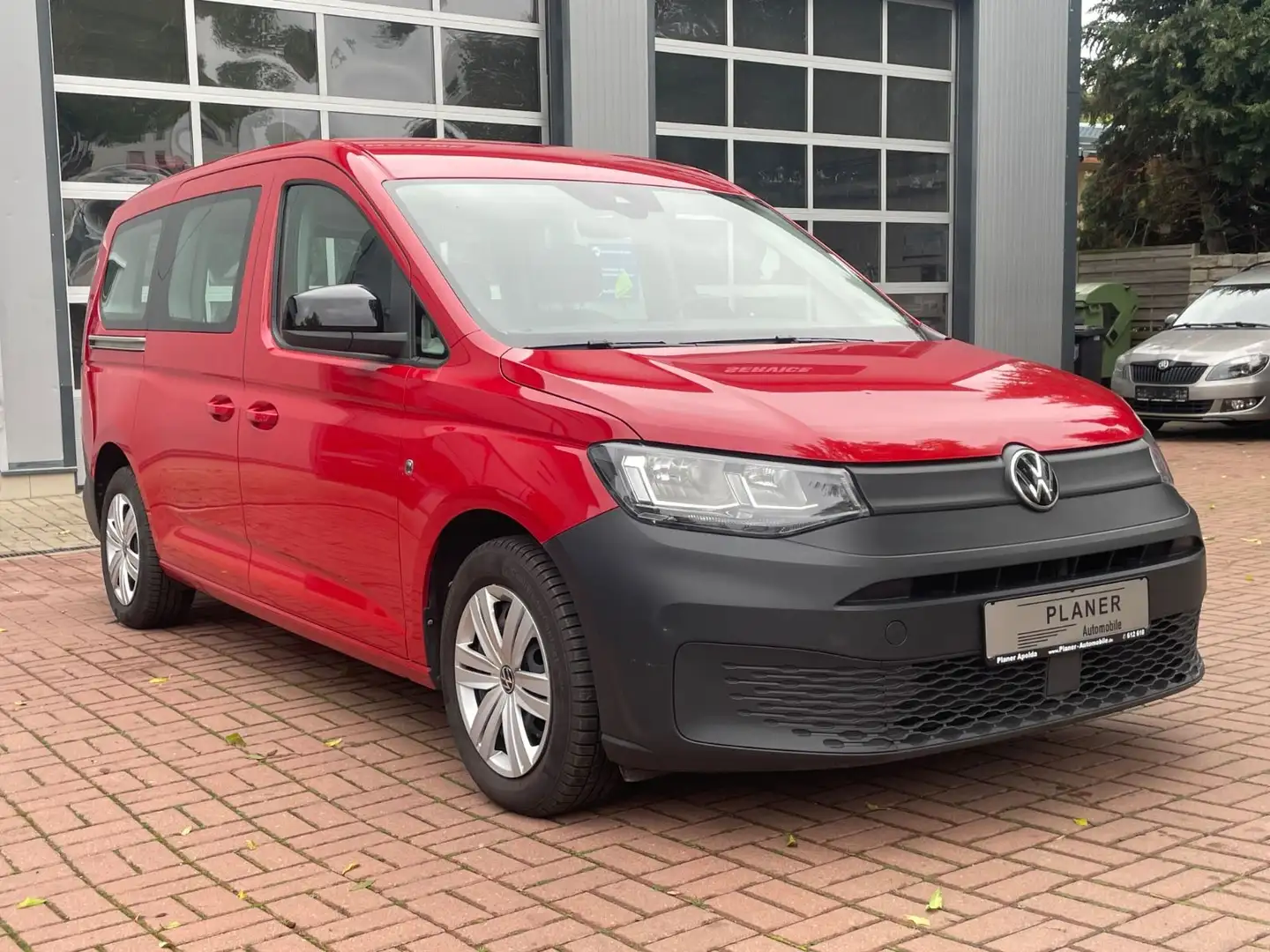 Volkswagen Caddy Kombi Maxi Service neu Rot - 1