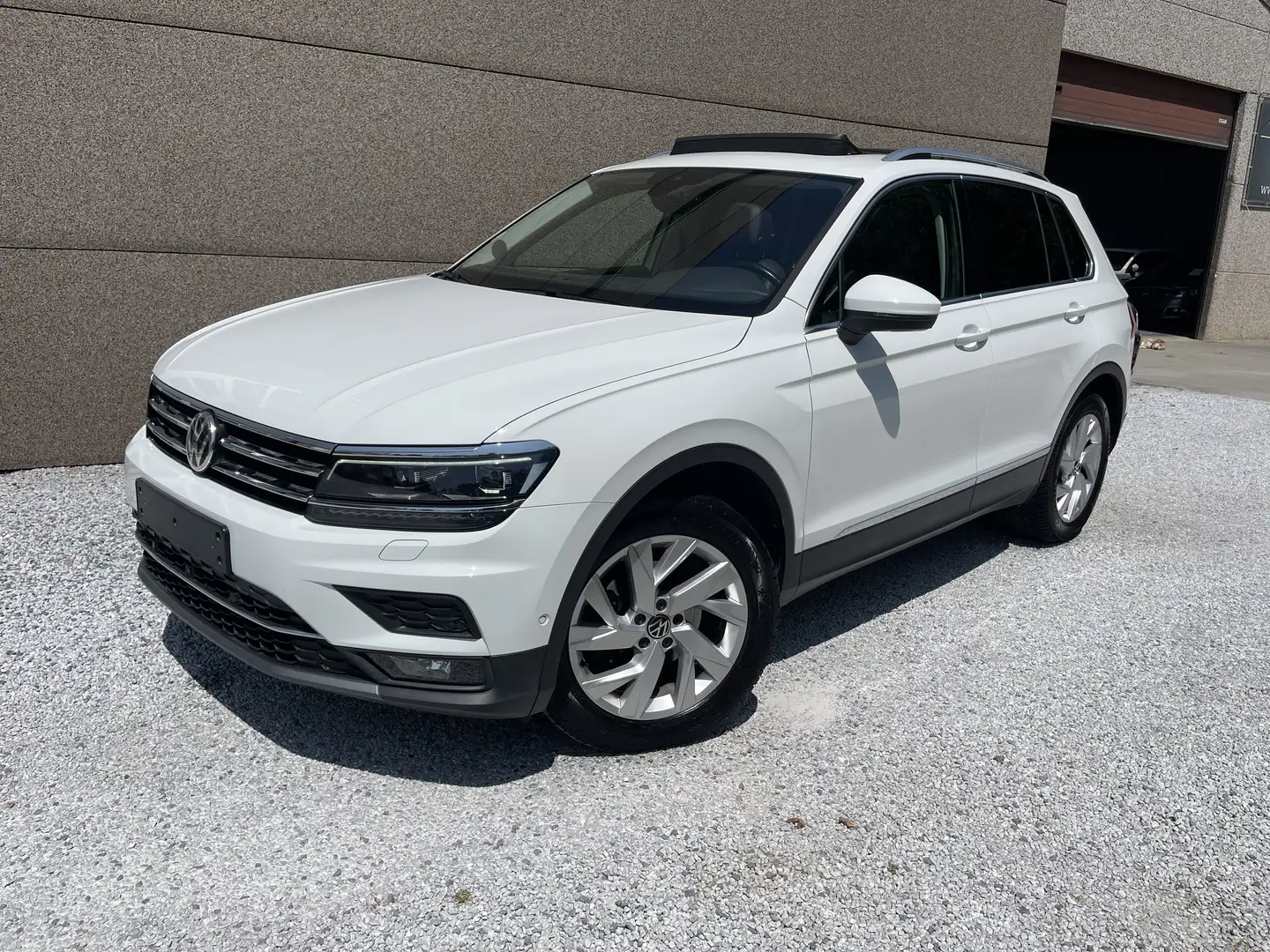 Volkswagen Tiguan 2.0 TDi Highline DSG Matrix Cockpit White - 2