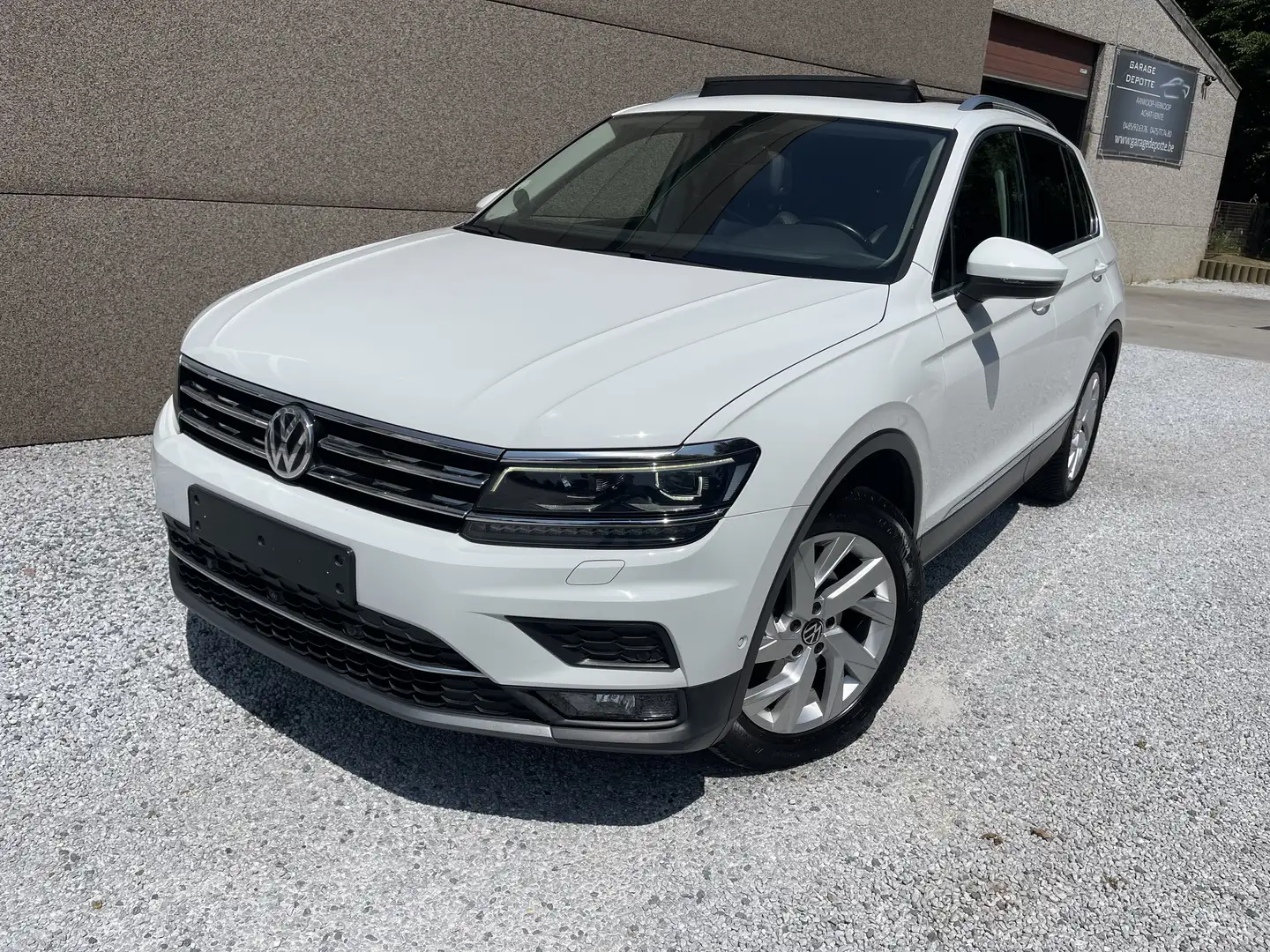 Volkswagen Tiguan 2.0 TDi Highline DSG Matrix Cockpit White - 1