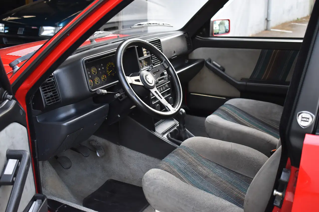 Lancia Delta HF Integrale 8V, foto 11