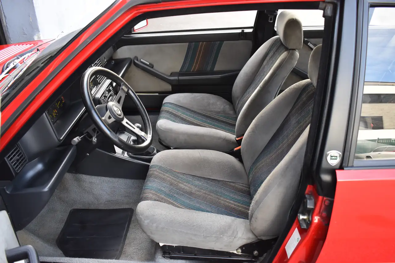 Lancia Delta HF Integrale 8V, foto 12