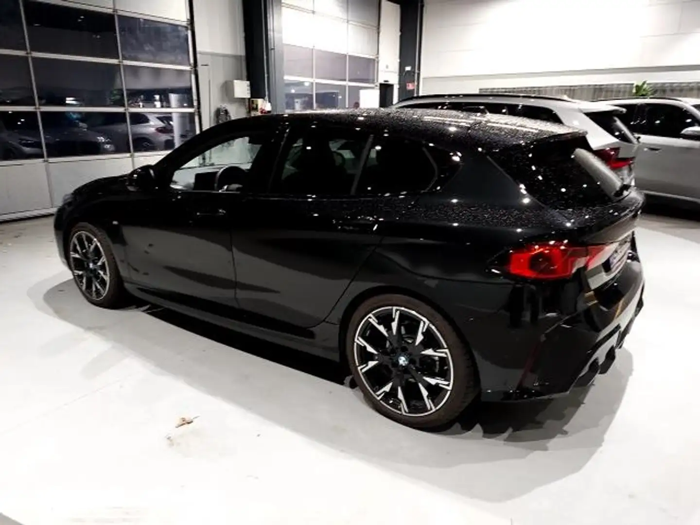 BMW 120 A M Sport Sommer19'' AHK H/K ParkAss Ad-M-Fw. DA+ Schwarz - 2