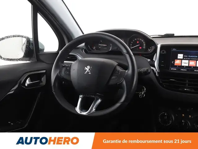 Peugeot 208 view 13