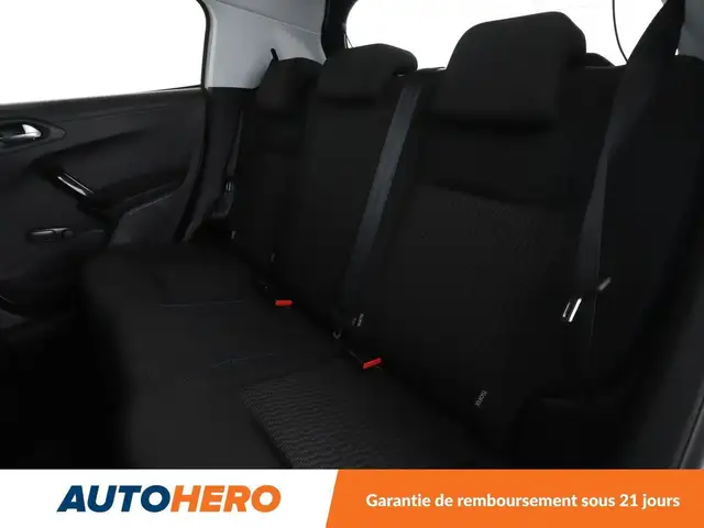 Peugeot 208 view 14