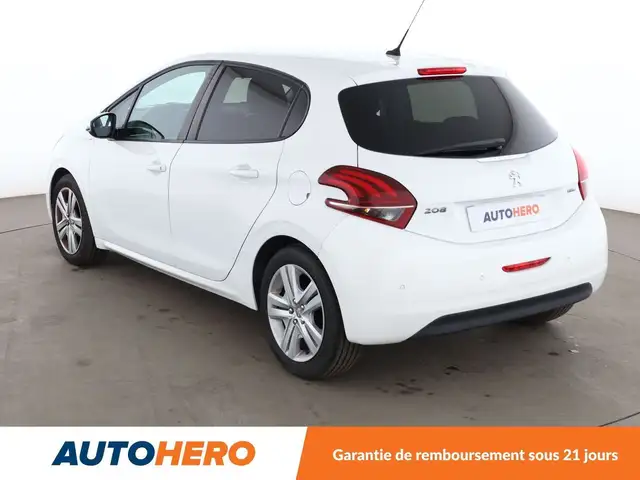Peugeot 208 view 4