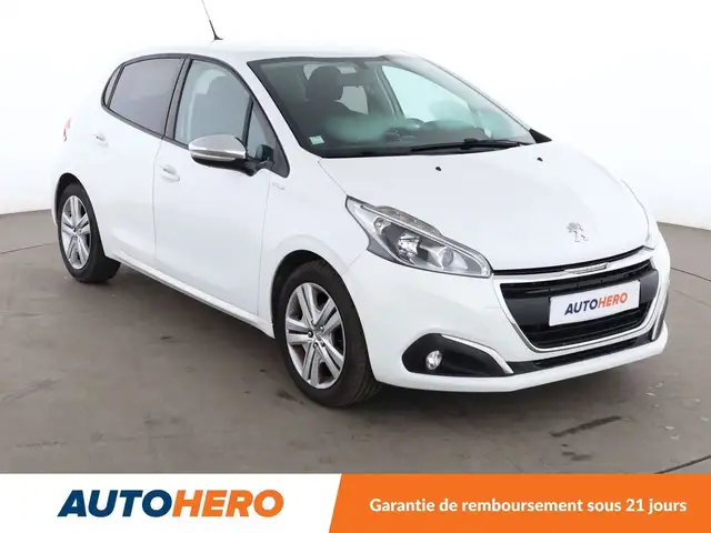 Peugeot 208 view 8