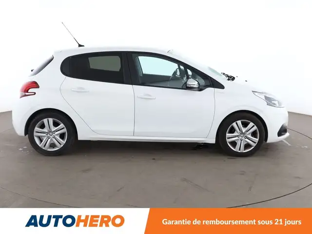 Peugeot 208 view 7