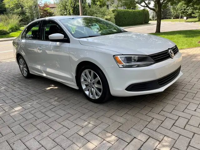 Volkswagen Jetta 2012 — photo 3