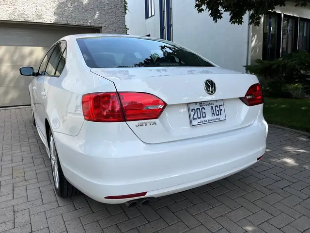 Volkswagen Jetta 2012 — photo 4