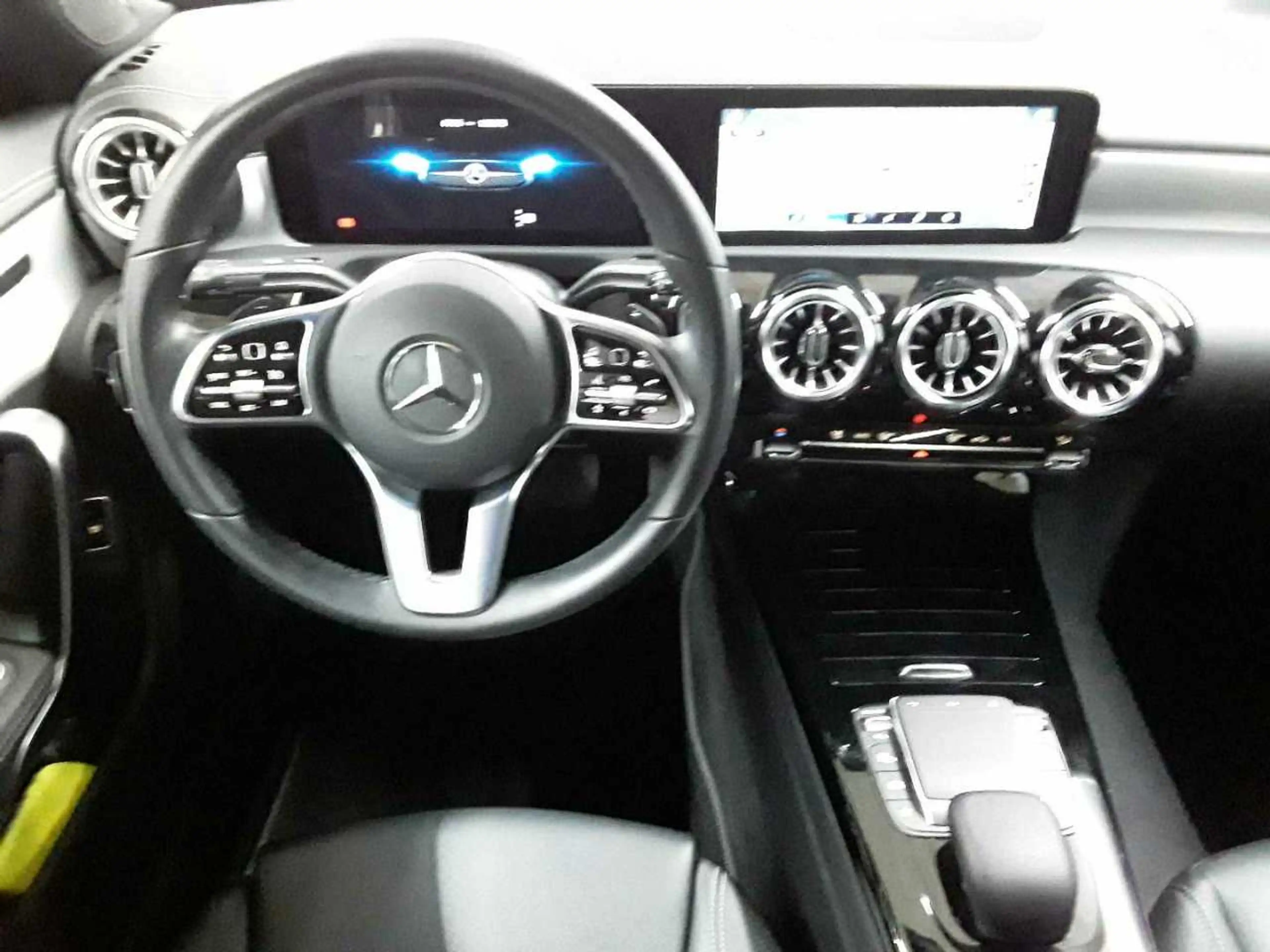 Mercedes-Benz CLA 220 CLA 220d-Progressive AHK Beam BusiP MBUX — photo 10
