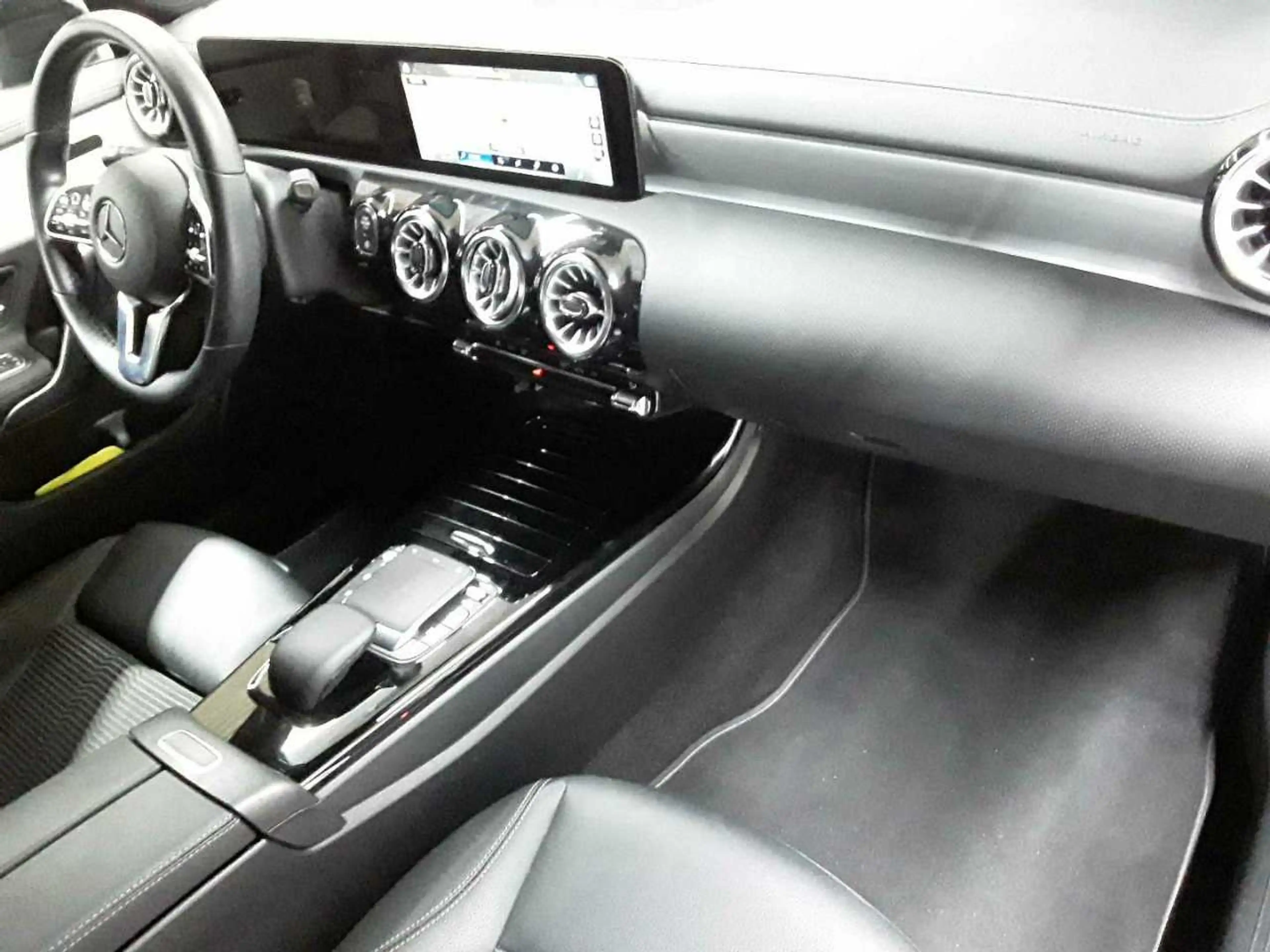 Mercedes-Benz CLA 220 CLA 220d-Progressive AHK Beam BusiP MBUX — photo 9