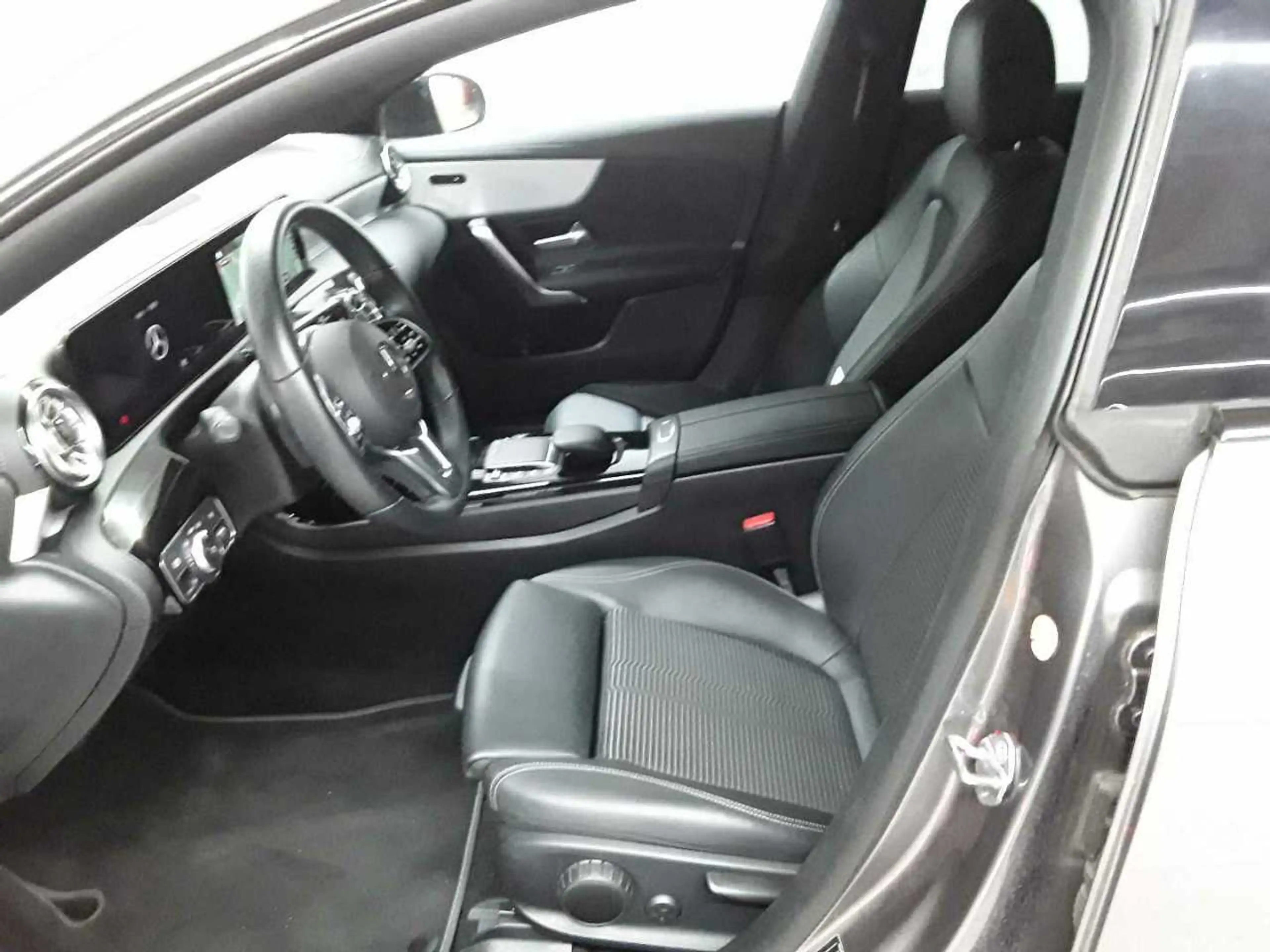 Mercedes-Benz CLA 220 CLA 220d-Progressive AHK Beam BusiP MBUX — photo 7