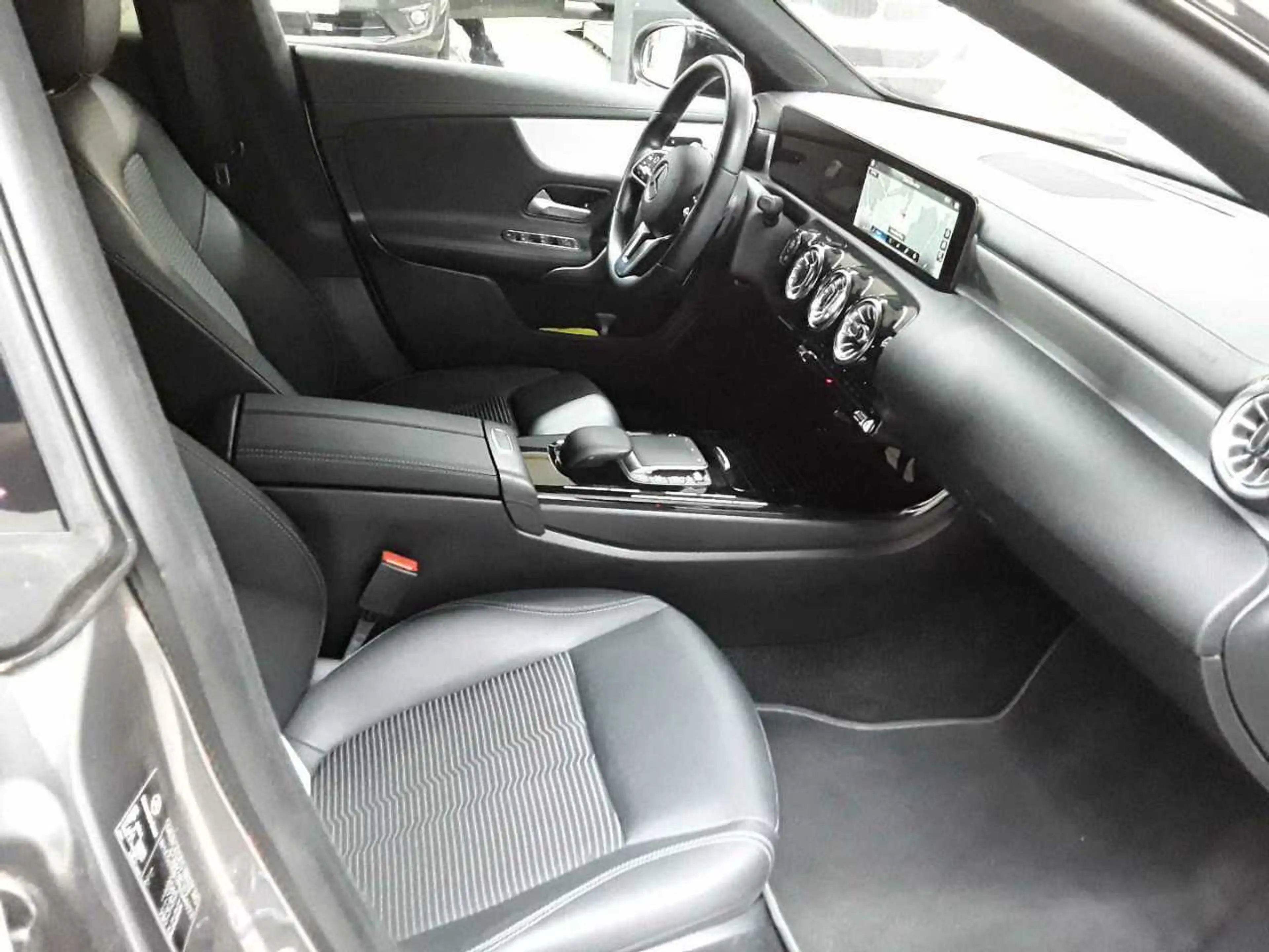 Mercedes-Benz CLA 220 CLA 220d-Progressive AHK Beam BusiP MBUX — photo 8