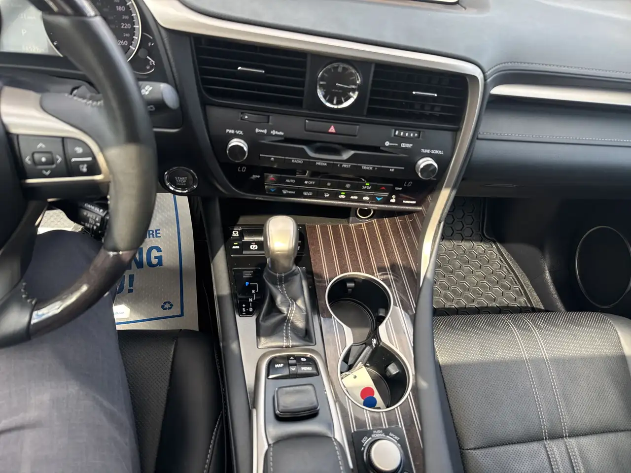 Lexus RX снимка Lexus RX