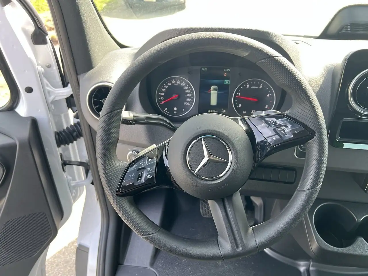 Mercedes-Benz Sprinter снимка Mercedes-Benz Sprinter