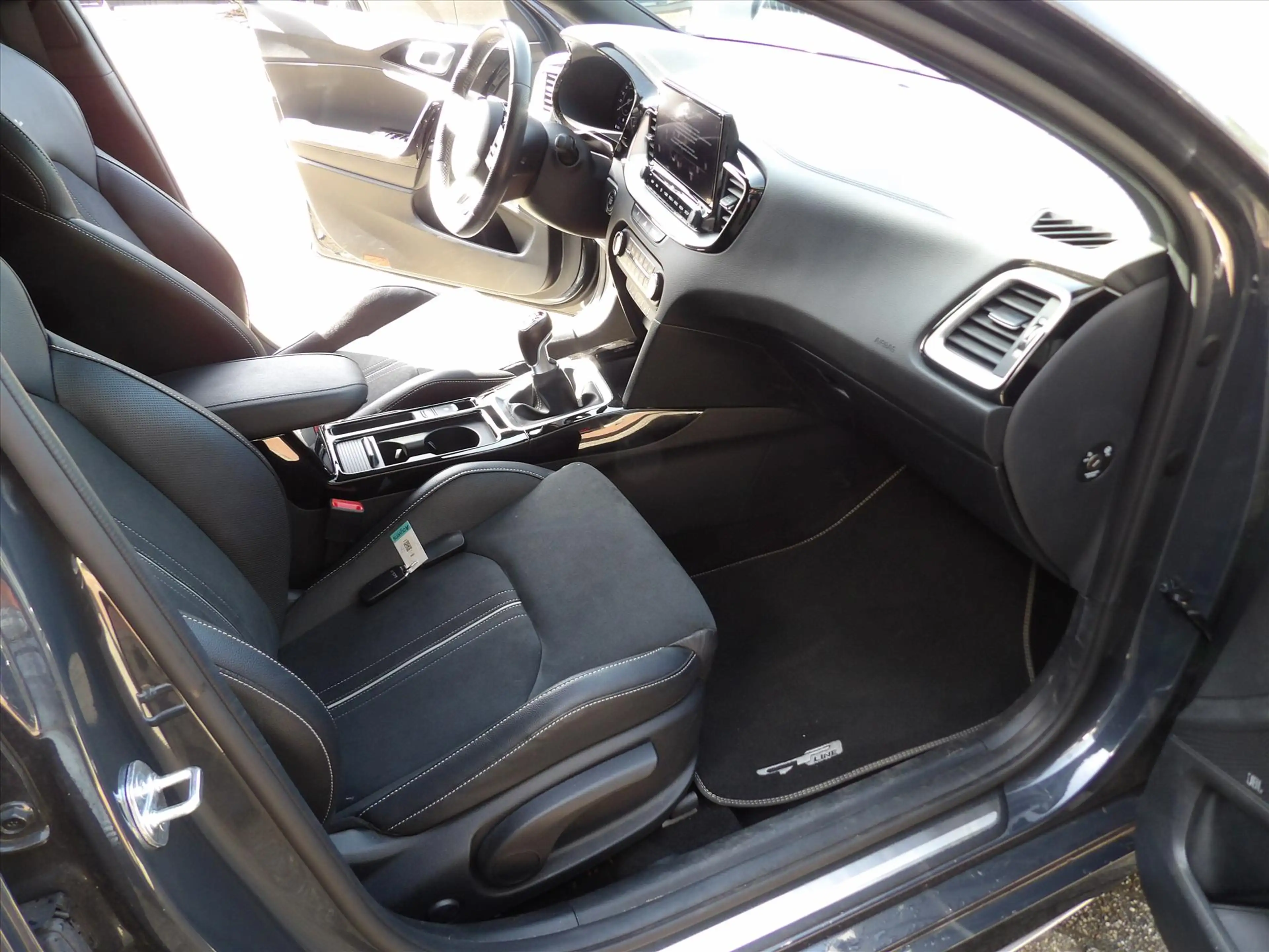 Kia ProCeed / pro_cee'd 1.0 Turbo 120pk GT-PlusLine Glazen dak Org. Ned. — photo 37