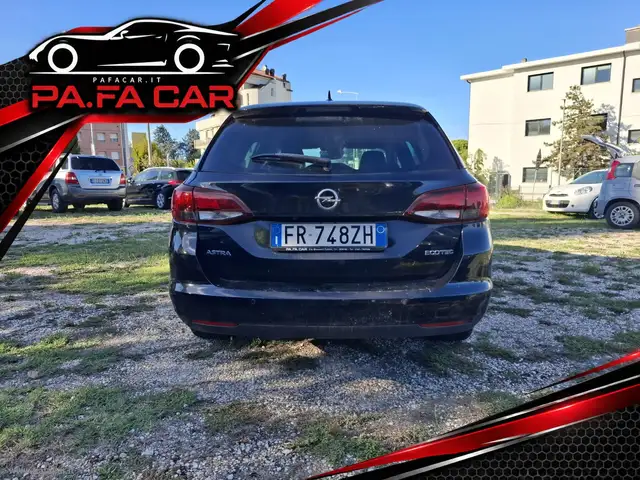 Opel Astra view 10