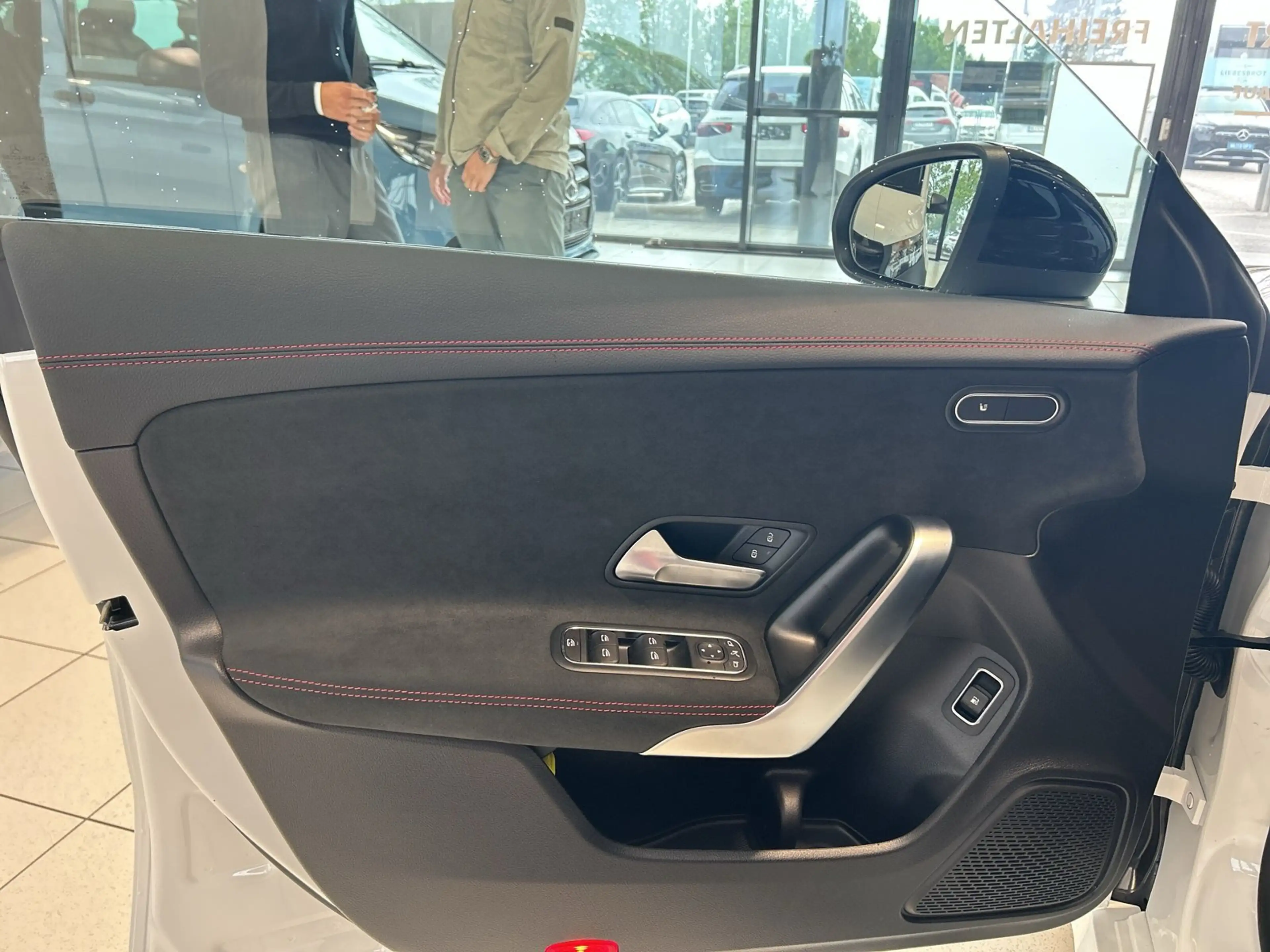 Mercedes-Benz CLA 250 e Shooting Brake mit EQ Hybrid Technologie — photo 11