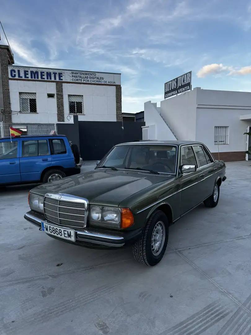 Mercedes-Benz 230 linea E - 1