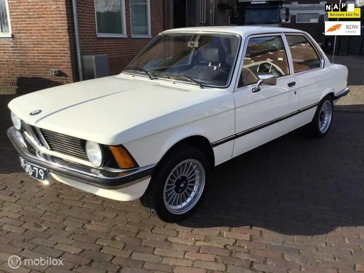 BMW 318 3-serie, foto 1