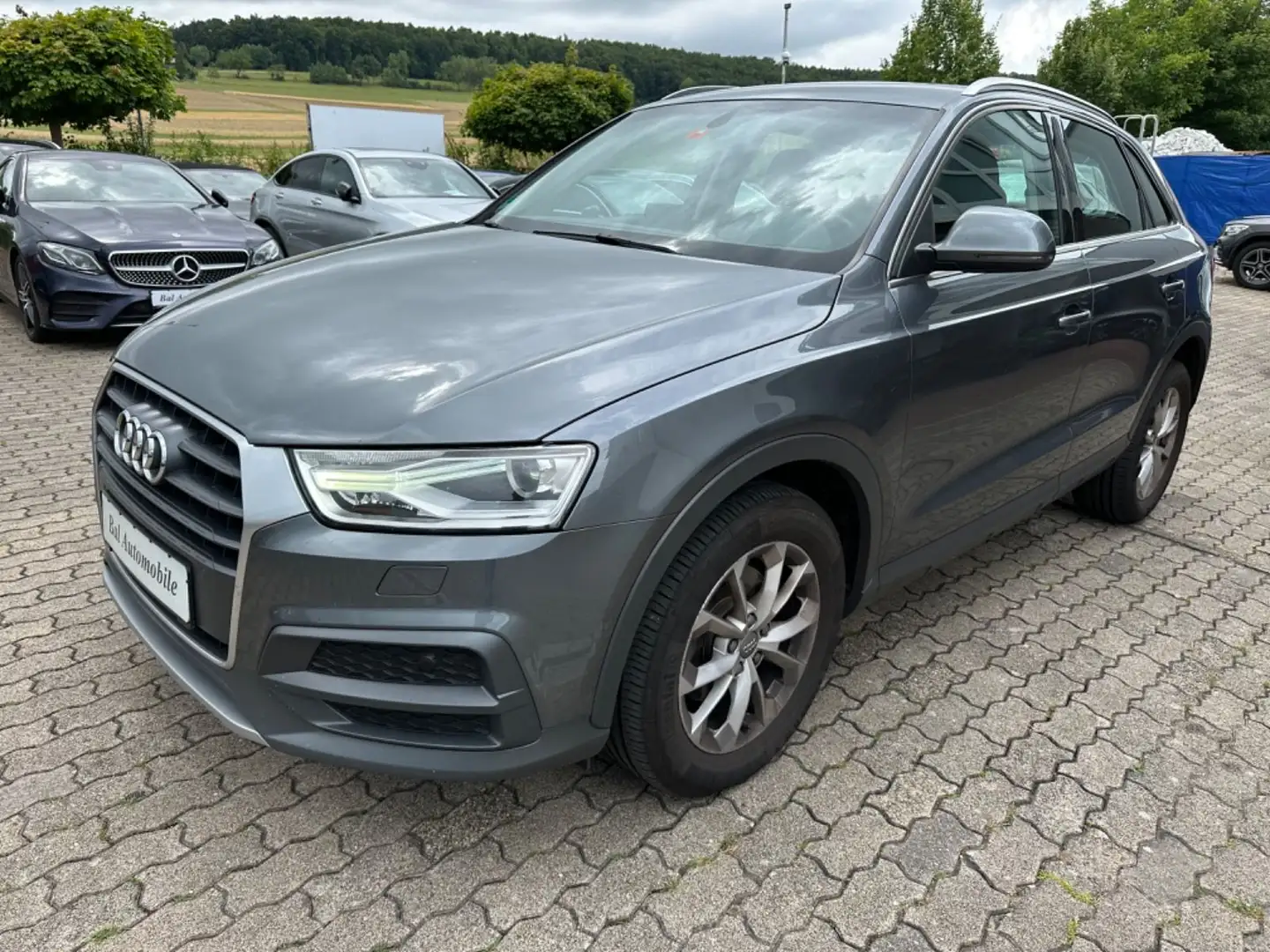 Audi Q3 design quattro LED AUTOM PDC ALU Grau - 1