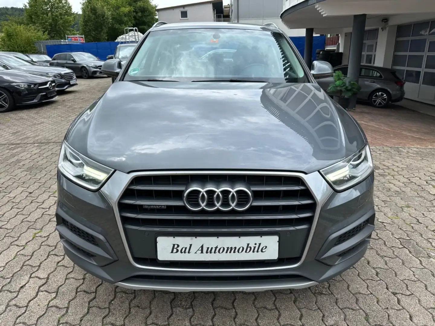 Audi Q3 design quattro LED AUTOM PDC ALU Grau - 2