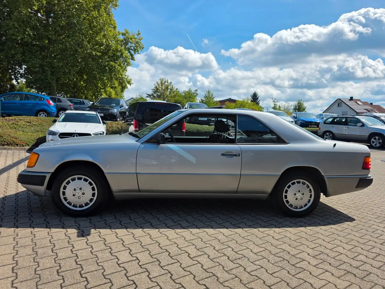 Mercedes-Benz 230 CE, foto 4
